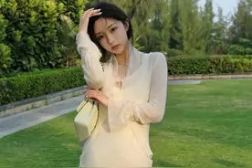 女网红慎婕表白王思聪：“可以一直是我吗”？网友评论：你做梦图片