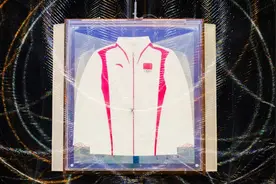 盘点中国奥运领奖服变迁，20多年前的那条“腾龙”竟如此前卫！图片