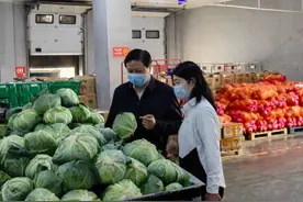 李万千在主城区调研督导物资保供工作图片