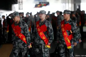 2022参军政策调整，这4类人不能当兵，想参军的学生需提前知晓图片