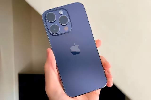 情人节送礼指南之手机篇，三款手机都很适合女生，一款iPhone两款国产