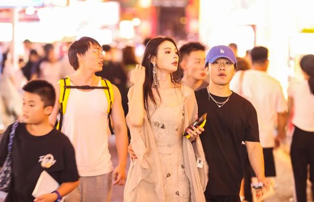 贵阳太平路，越夜越精彩！
