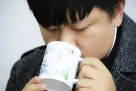 晚上睡觉嘴巴总是“发干”，以为是缺水？可能是6种疾病“警报”图片