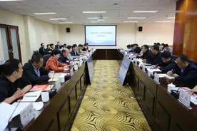 人民卫生出版社董事长王雪凝一行来我校调研座谈图片