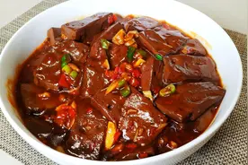 教你营养解馋的麻辣猪血，美味过瘾超下饭，隔壁小孩都快馋哭了图片
