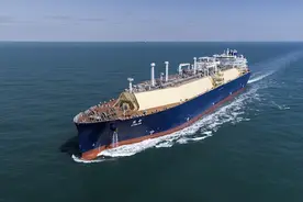 进一步提升中国船队LNG运力 大型LNG运输船“昆仑” 号在沪命名交付图片