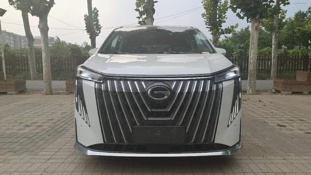 国产高端MPV领军者！试驾传祺新一代M8大师版