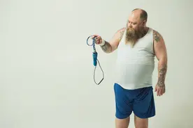 坚持跳绳一个月，可以瘦10斤吗？跳绳可以消耗多少热量图片