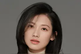 低调漂亮的美女马藜图片