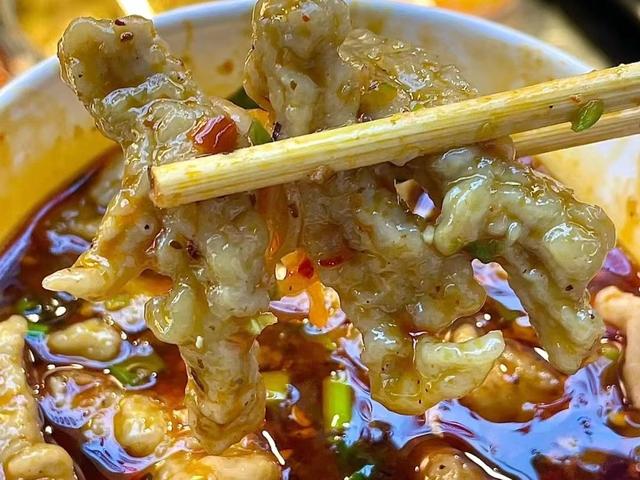 重庆最有名的12种名小吃，每种都是重庆人的心头爱，你吃过几种？