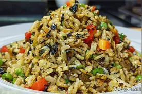 超好吃的紫菜炒饭，鲜香味美好吃，饭店一份卖28，在家自己做5元图片