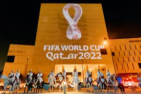 25岁小伙辞掉公职，去卡塔尔看世界杯，网友：迟早要为任性买单图片