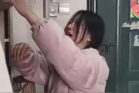 有男友就和我分手？女大学生因室友谈恋爱嚎啕大哭，网友：巨婴图片