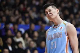 变天!新疆队更换队长,阿不都回怼球迷:我不是队长 麻烦以后别叫了图片