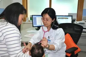 奶瓶消毒用开水烫了就行？直到宝宝肠胃炎住院后才知，这有多坑娃图片