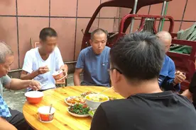 流浪10年突然“变装”，背后故事让人泪奔……图片