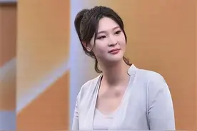 排球女神惠若琪近况：嫁北大博士郎平落泪祝福，1岁女儿个子出众图片