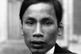 越南忘恩负义终遭报应，亲华主席长征悬崖勒马，与中国恢复了友谊图片