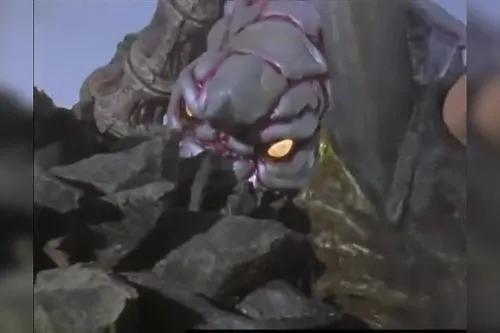 嘎地在游乐场里面是这样的，但是在魔境里面却是换了一个颜色