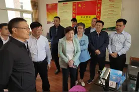 广东省人社厅在永定调研城乡居民养老村级便民服务工作图片