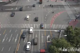 石家庄：全市范围推行中 重型货车"右转让行"交通新规图片