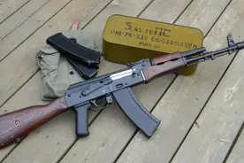 AK-74突击步枪图片
