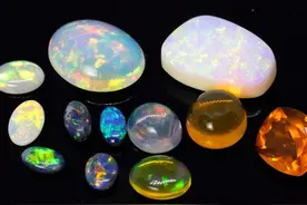 合成欧泊是假欧泊吗？怎么鉴别真假欧泊？图片