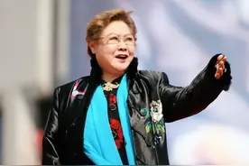 被遗忘的10位老歌唱家今昔照，个个歌红人不红，如今多半已经去世图片