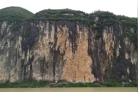 三峡绝壁上方发现黄金洞，科考队冒死进入，揭开背后的千年秘密图片