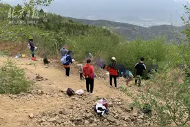 触目惊心！揭地皮、毁植被、凿矿洞！京郊再现“挖水晶热”图片