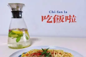 你家餐桌上有哪些奇奇怪怪的规矩？这几种用餐习惯孩子终生受益图片