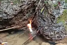 重庆焦石镇河水竟能被点燃，已经持续5年，难道水也能燃烧？图片