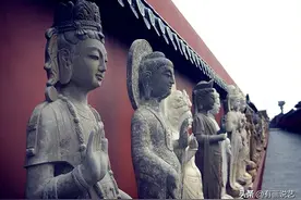 烧香拜佛谨记：胡乱供奉佛像，并不是好事图片