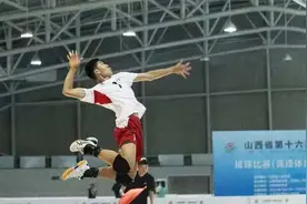 太原十五中代表太原市夺得山西省第十六届运动会排球男子组冠军图片