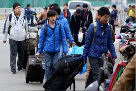制造业全面失守！老美撤走40％外贸订单，工厂连放450天假图片
