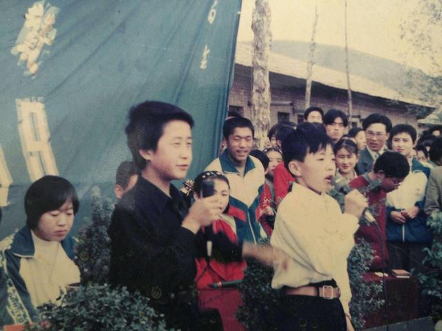 小叔和小婶的80年代爱情故事：丈母娘堵上门骂，考上大学态度变了