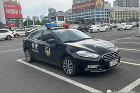 长沙土特产 丨 黑制服，广汽菲亚特菲翔警车/Fiat Viaggio图片