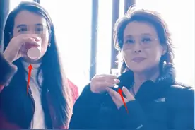 袁立陪小11岁老公回湖南农村串亲，发胖形似大妈，饭桌喝酒真性情图片