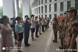 儿童军训夏令营图片