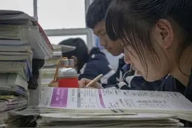 高中三年补课花54万:成绩出来后，孩的爸说值了，妈妈却叹气哭了图片