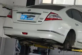 花2万块买了辆2011年的日产天籁，进厂翻修一下，准备开到报废！图片