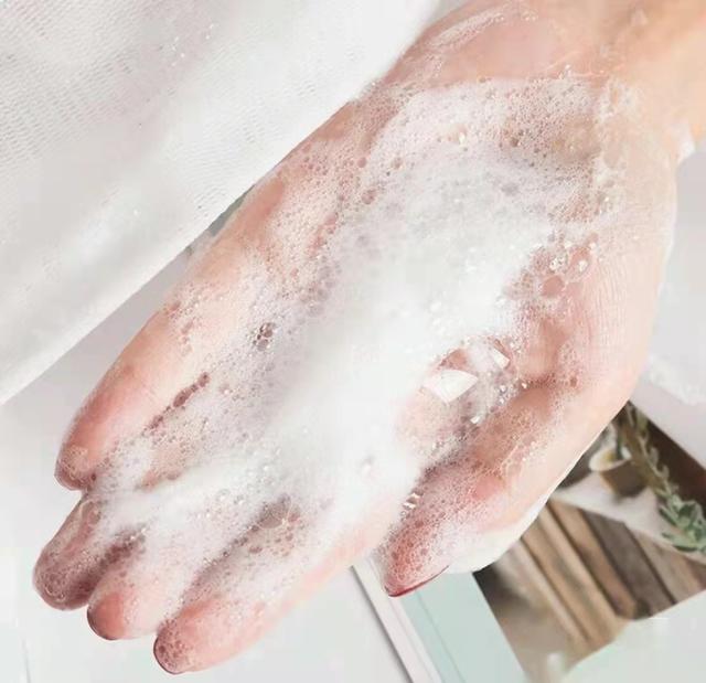 屈臣氏洗面奶红榜：珂润温和，花印清洁力优秀，多芬也不错