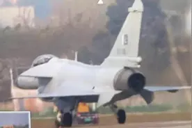 巴铁歼10C首次亮相！配国产太行发动机，交付速度令印度十分羡慕图片