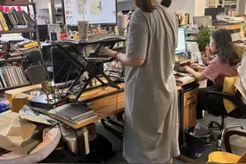 长江云调查 | 站着办公不腰疼？这届年轻人有了新的养生大招图片