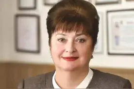总统的糟糠之妻被分居27年，对方情人之子成第一儿子，很崇拜普京图片
