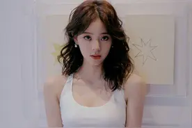 欧阳娜娜小胸和小长腿的性感美图片