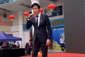 60岁罗嘉良内地商演捞金！身材暴瘦撞脸范志毅，被曝一首歌10万元图片