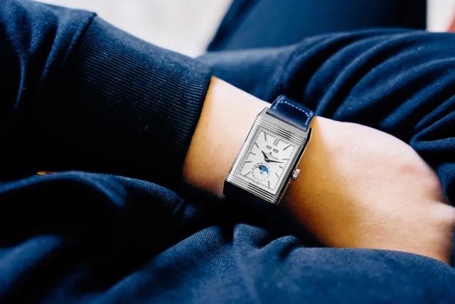 ���ҷ�ת�ļ�ֵ�����