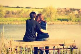 爱上无缘做夫妻的人，别急着删除、拉黑，学会以下三种相处方式图片