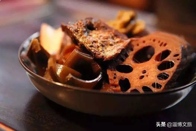 暑假了，如果你来山东，作为四大菜系之首的鲁菜，这十大特色美食，吃过五种就称得上九段美食大师。